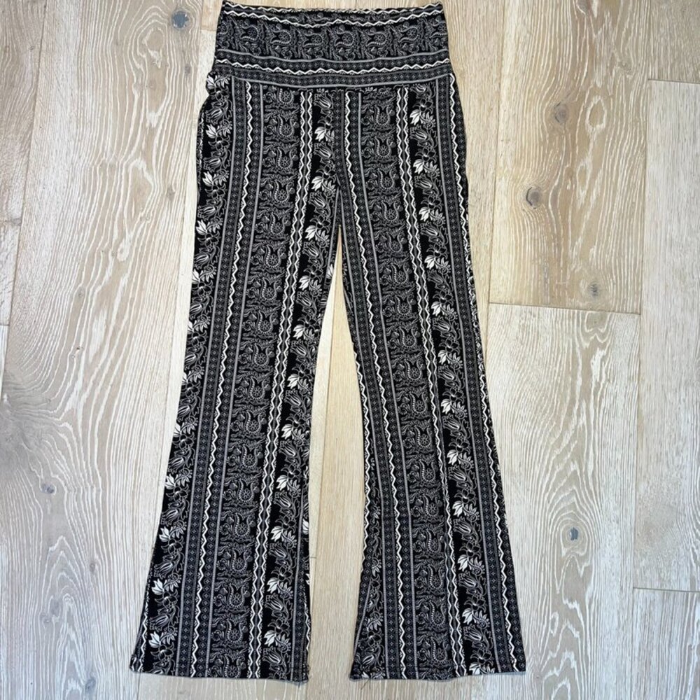 Sho Sho - Flare Leg Stretch Pants Women's L High Rise Black White‎ Print